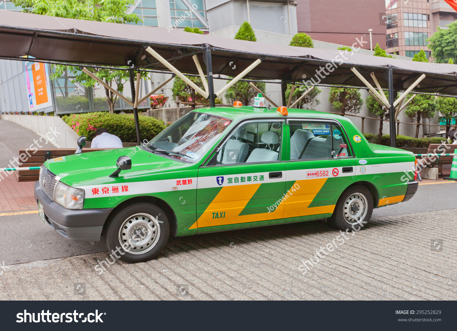 绿色出租车由东京为了出租车运营合作-交通运输-海洛创意(hel